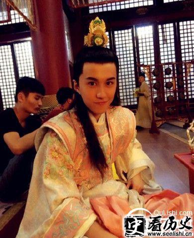 李旦剧照