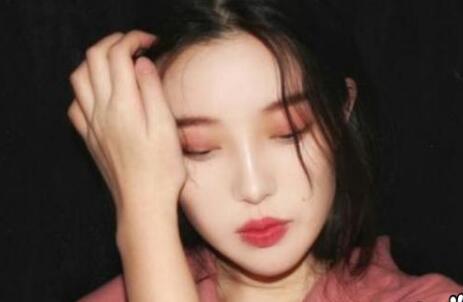 女朋友困了该怎么逗他二