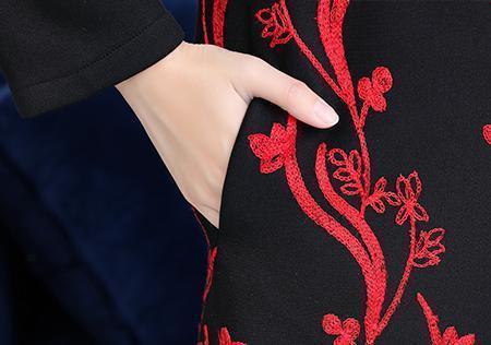 改良花棉袄也能时尚？大龄美女过年穿，回忆年代感倍棒
