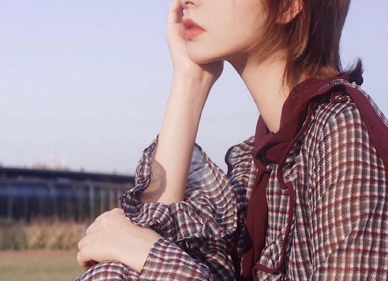 喜鹊进家门，桃花开满枝，3大生肖年底有人爱，婚姻不失败