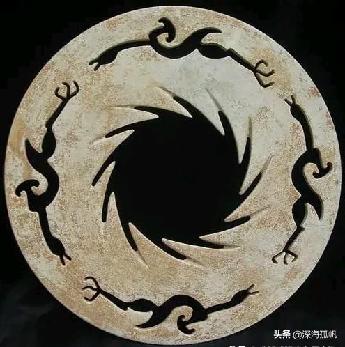 三星堆出土文物的图片及介绍 三星堆青铜面具是什么朝代的