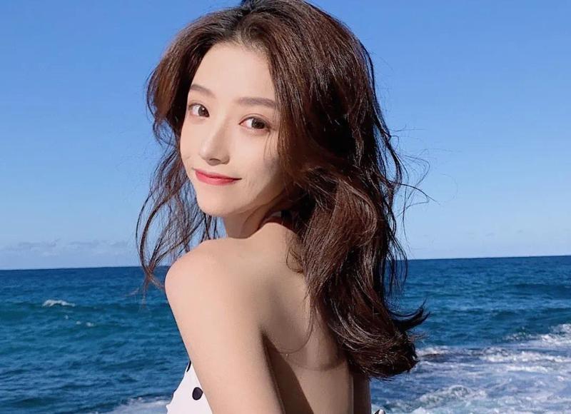 想追一个女孩怎么和她聊天才能获得她的好感