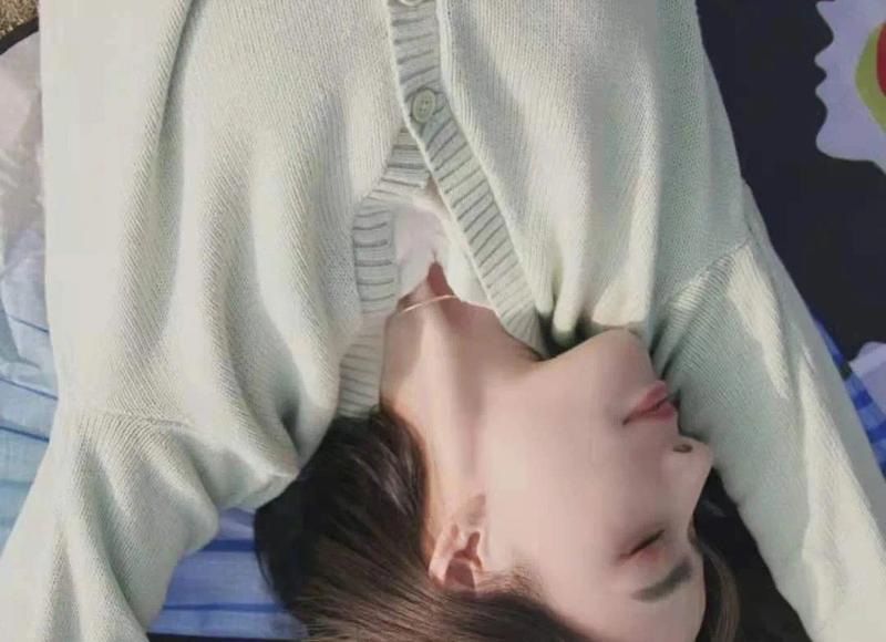  当你特别想一个人，他又不在你身边的时候怎么办