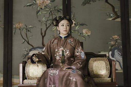 历史上乾隆对富察皇后和娴妃有什么区别?