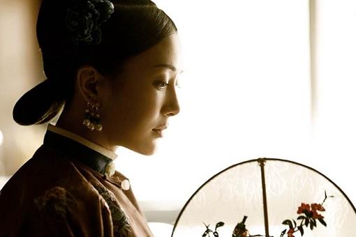 历史上乾隆对富察皇后和娴妃有什么区别?