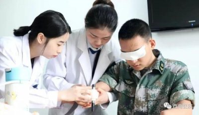 ​三年后，杜富国重返战位