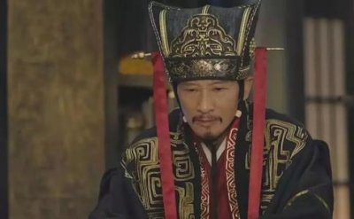 ​东汉末年的荀彧到底是效忠曹操还是效忠汉室?