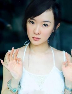 ​“人间尤物”！43岁霍思燕胸怀大痣，身材比例好吸睛！