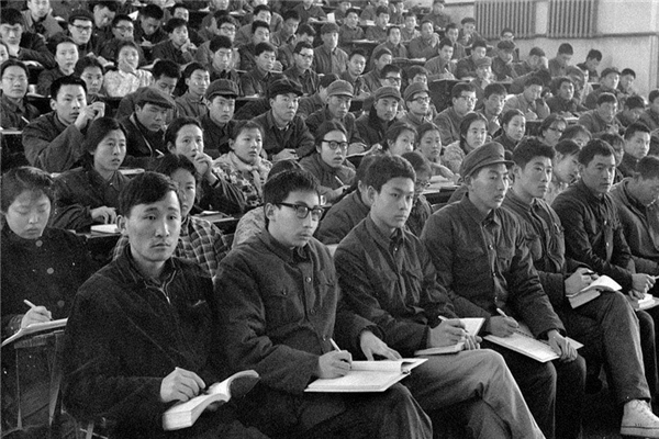 恢复高考是哪一年：1977年（为国家发展奠定人才基础）