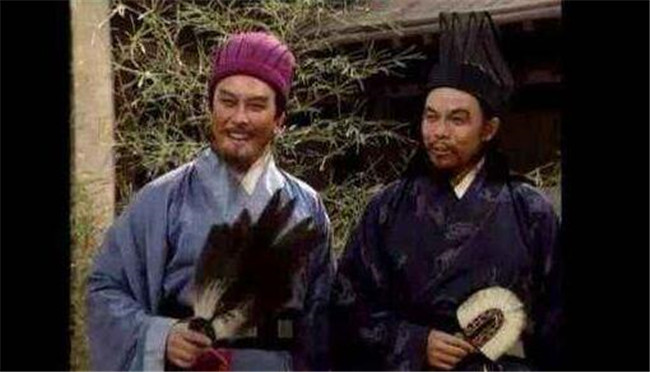卧龙凤雏是谁，凤雏怎么死的（进围雒县因骑刘备马被乱箭射杀而亡）