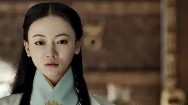 历史李皓镧历史简介（秦始皇嬴政的母亲因为出众的美貌被吕不韦看上）  2