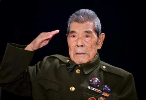 苹果为什么被咬了一口?(苹果手机上的苹果为什么被咬了一口)-第1张图片-