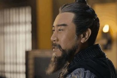 ​曹操杀害孔融这件事，对他之后的发展有哪些影响？