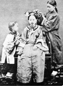 ​嫔妃每夜侍寝皇帝，需要哪6个严格步骤？（故宫图片历史）