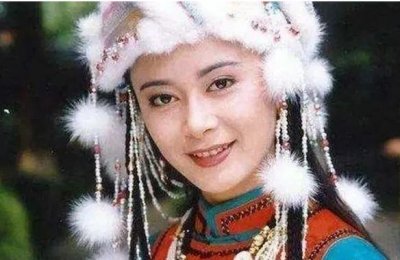 ​她是《还珠》里的塞娅公主，曾凭颜值征服观众，今却变样到认不出