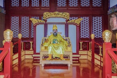 ​中国历史上的“清君侧”，到底什么意思？