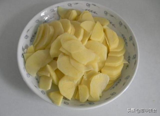 如何做薯片又脆又香不用炸（教你在家自己做薯片）(2)
