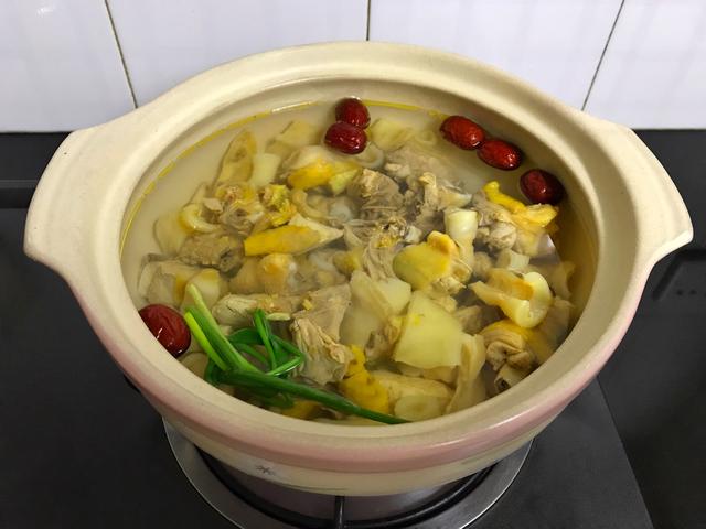 冬季适合女性的养生汤（女人要多喝这汤）(9)