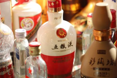 ​五粮液喊话拼多多，店铺卖假酒，业内称“线下苦拼多多久矣”