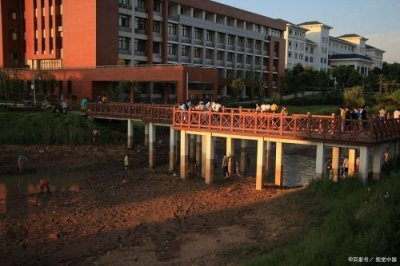 ​ 湖南工业大学科技学院是几本学校(属于公办还是私办学校)