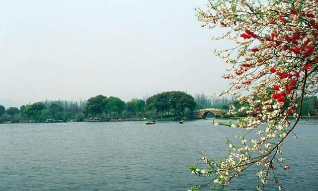 西湖十景介绍，西湖十景名称有什么含义和来历？双峰插云为什么看不到了？图9
