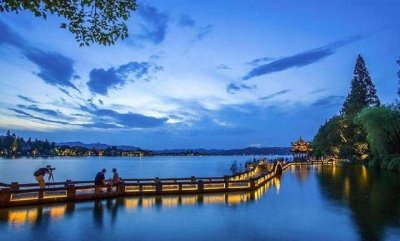 ​西湖十景介绍，西湖十景名称有什么含义和来历？双峰插云为什么看不到了？