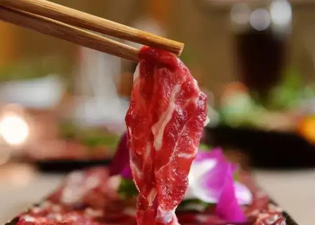 北京比较好吃的火锅店排名（太拽了这家开在京城）(29)
