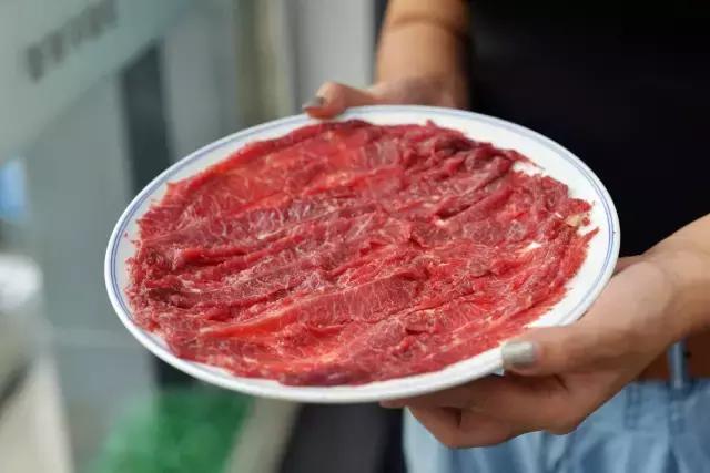 北京比较好吃的火锅店排名（太拽了这家开在京城）(26)
