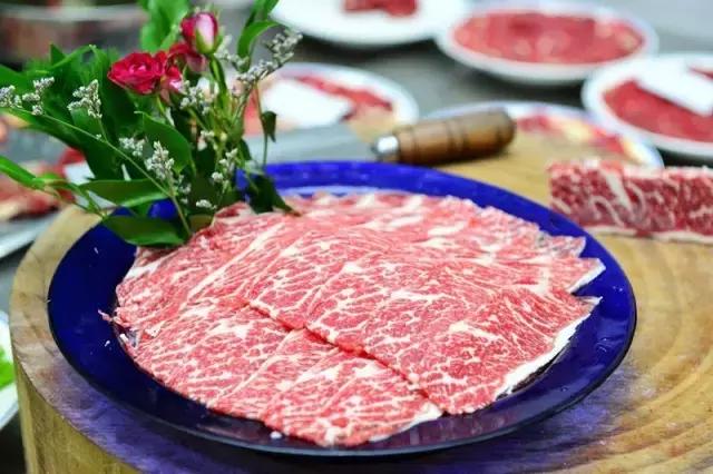 北京比较好吃的火锅店排名（太拽了这家开在京城）(16)