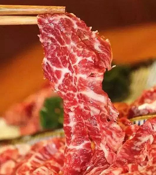北京比较好吃的火锅店排名（太拽了这家开在京城）(17)