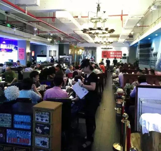 北京比较好吃的火锅店排名（太拽了这家开在京城）(3)
