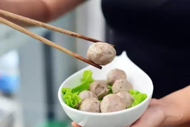 北京比较好吃的火锅店排名（太拽了这家开在京城）(34)