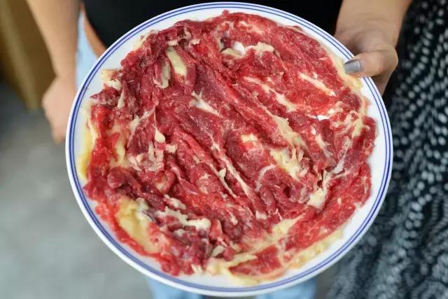 北京比较好吃的火锅店排名（太拽了这家开在京城）(20)