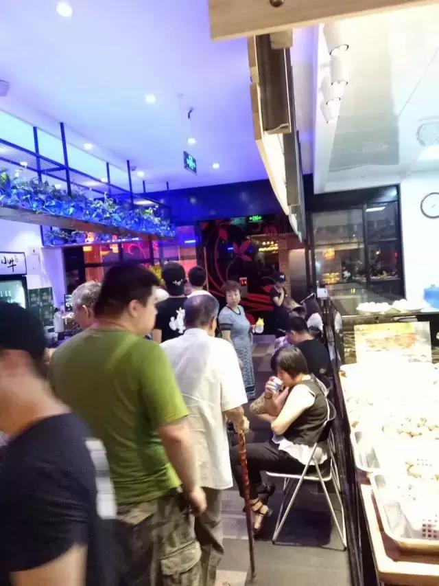 北京比较好吃的火锅店排名（太拽了这家开在京城）(4)