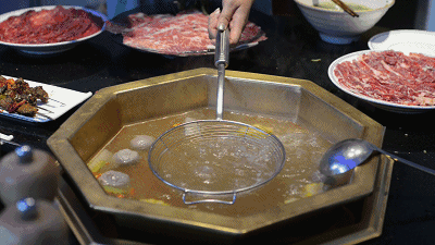 北京比较好吃的火锅店排名（太拽了这家开在京城）(23)
