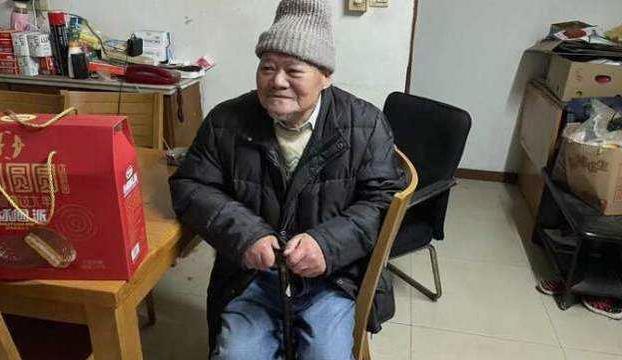 上海卖水果小哥获赠300万房产后续（水果摊主获赠老人300万房产）(5)