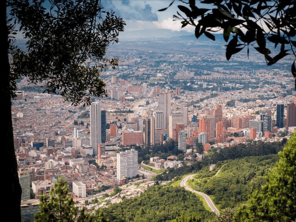 高原山地气候特征(高原山地气候分布在哪里)