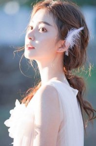 ​美少女圈网红七七微博live评论翻车-被叫绿茶很委屈