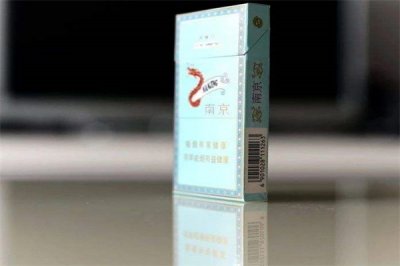 ​单盒炫赫门怎么看真假?烟盒字迹(滤嘴棒)