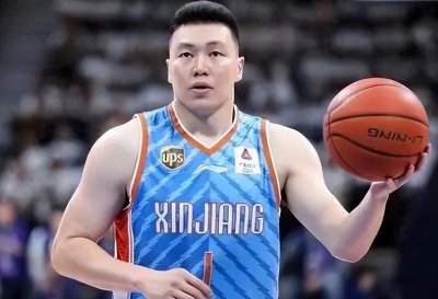 男篮李根:因财产与前妻开撕,二婚娶漂亮女博士,35岁终转型成功