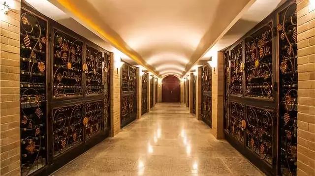 大连海边城堡介绍(除了西虹市的这个城堡)(18)