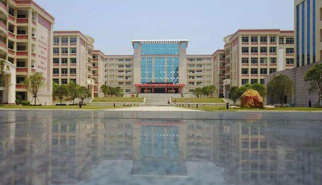 广西玉林地区高中排名(广西玉林成绩斐然七所好高中)(2)