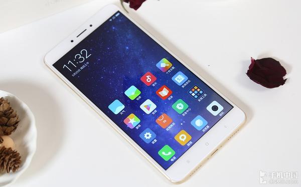 当前市面上的大屏手机推荐(和超大屏手机说永别)(1)