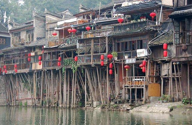 凤凰古城推荐的游玩攻略(凤凰古城最全旅游攻略)(3)