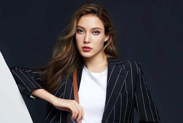 谷爱凌为混血儿站台！面对网友的提问潇洒回应，这回答大家赞同吗