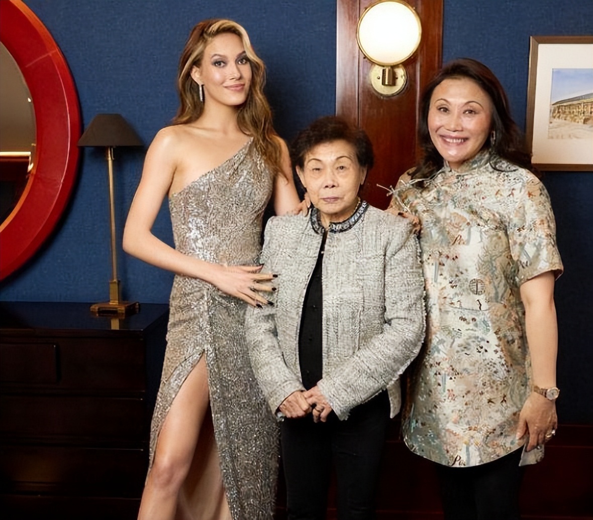 谷爱凌为混血儿站台！面对网友的提问潇洒回应，这回答大家赞同吗