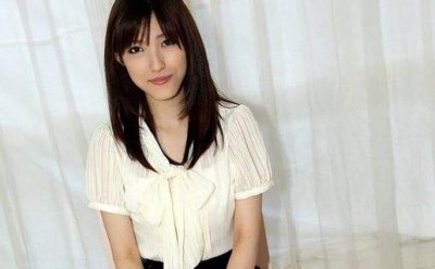 ​饭冈人加奈子作品图片 饭冈人加奈子92年的妹子不错的颜值