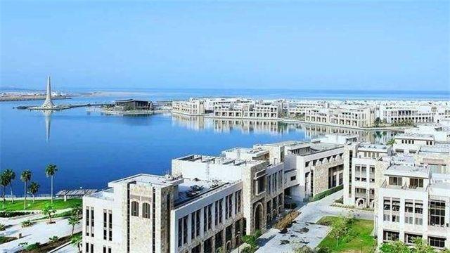 世界上最“土豪”的大学, 学生宿舍是别墅, 还拥有高尔夫球场!