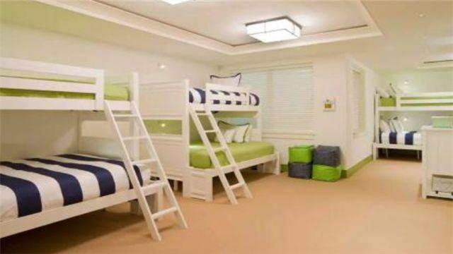 世界上最“土豪”的大学, 学生宿舍是别墅, 还拥有高尔夫球场!