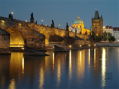 拥有千年历史的城市布拉格,号称“千塔之城”